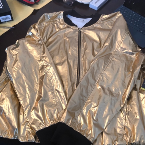 XERSION  Jacket 🧥 - Picture 3 of 8